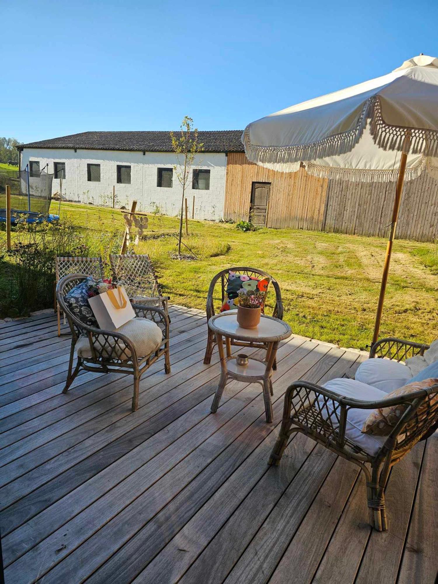 La Tour Obin Bed & Breakfast Philippeville Exterior photo
